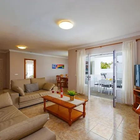 Olivina 2 By * Tías